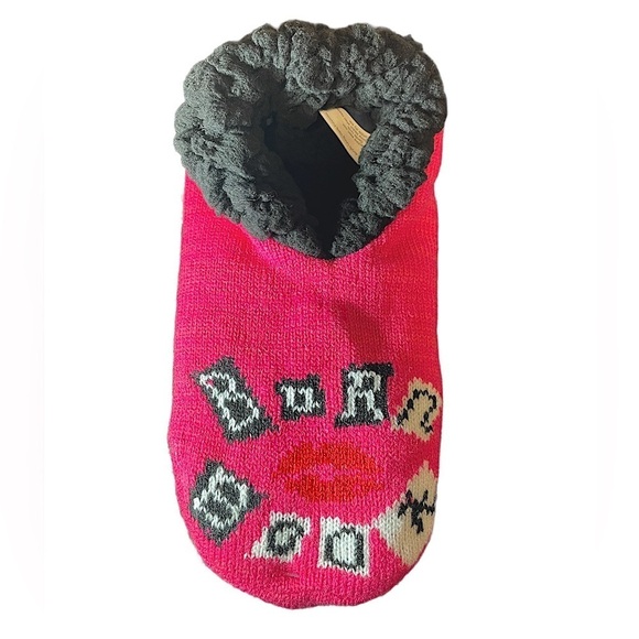Mean girls hot pink fuzzy women sock slippers Snuggle Toes Burn Book - Picture 1 of 6